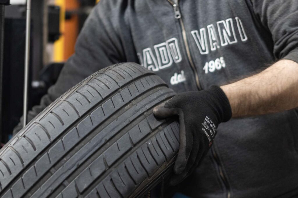 Pronti, primavera, via! È il momento del cambio gomme